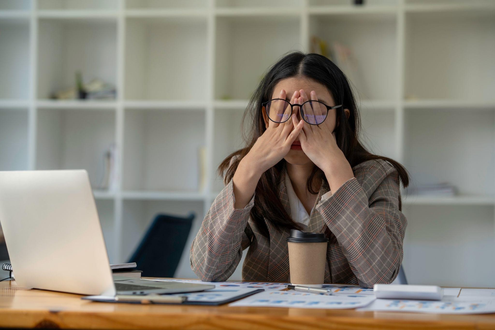 Giải Pháp Bảo Vệ Đôi Mắt Trong Thời Đại Công Nghệ