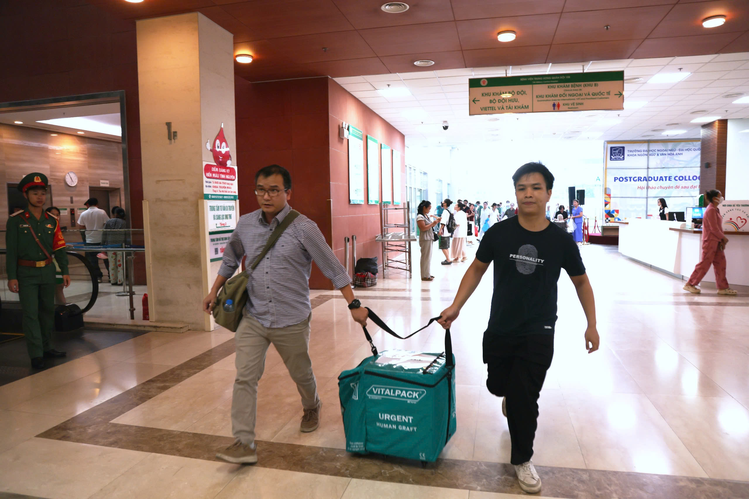 Hành trình hồi sinh từ hai nhịp đập yêu thương: Chạy đua với thời gian để nối dài sự sống- Ảnh 1.
