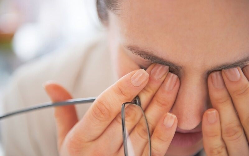 Tìm Hiểu Khô Mắt: Nguyên Nhân, Triệu Chứng và Cách Khắc Phục