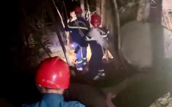 Cứu nạn nam thanh niên bị lạc tại bán đảo Sơn Trà - Ảnh 2.