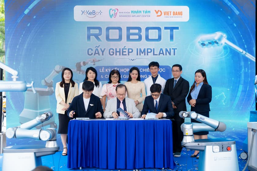 Bước đi chiến lược: Nha khoa Nhân Tâm đầu tư robot cấy ghép Implant thế hệ mới- Ảnh 1.