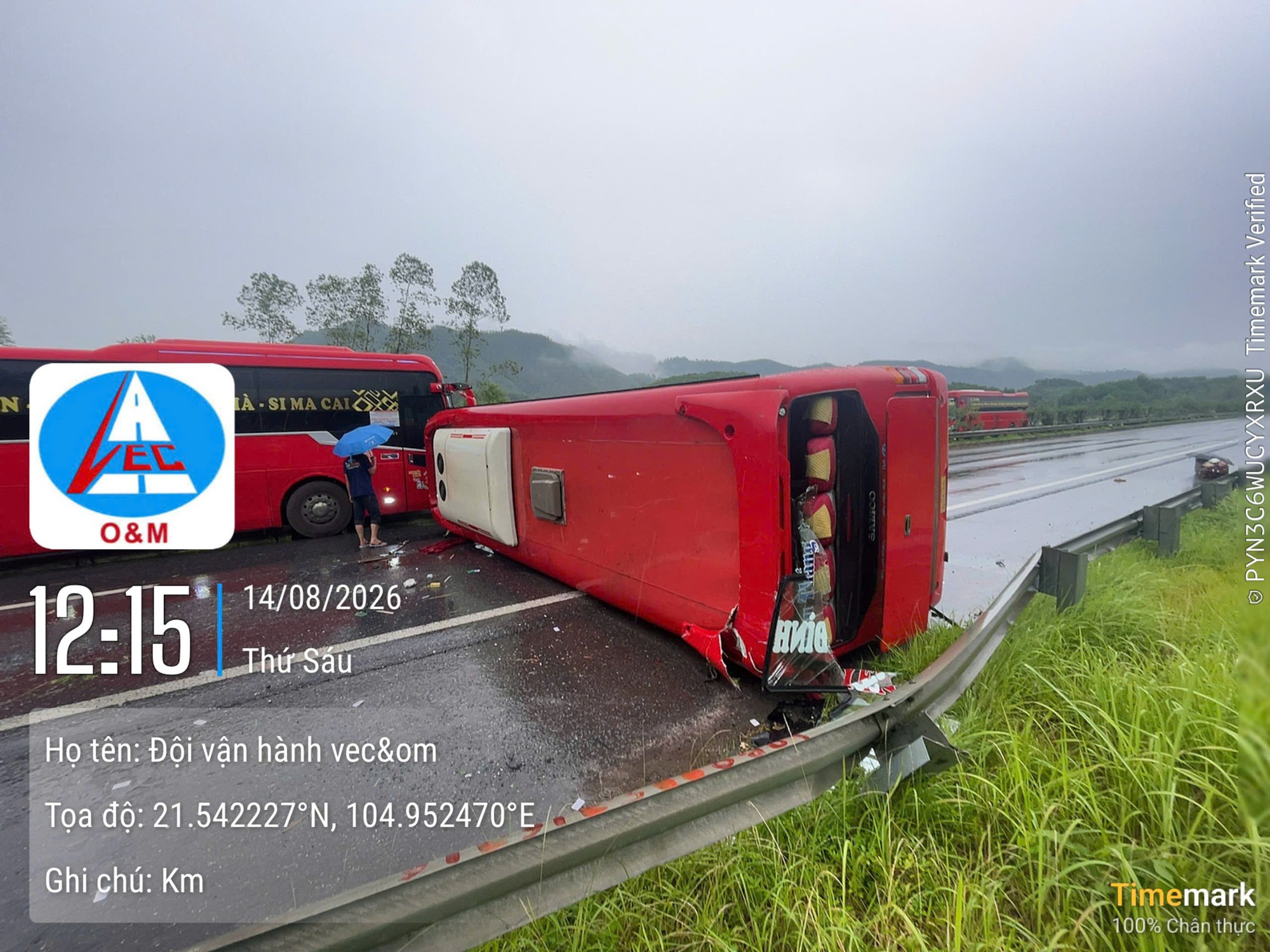 1000058091-17866918970621971810707 Chiều 14/8, nhiều vụ tai nạn xảy ra trên cao tốc Nội Bài - Lào Cai- Ảnh 1.