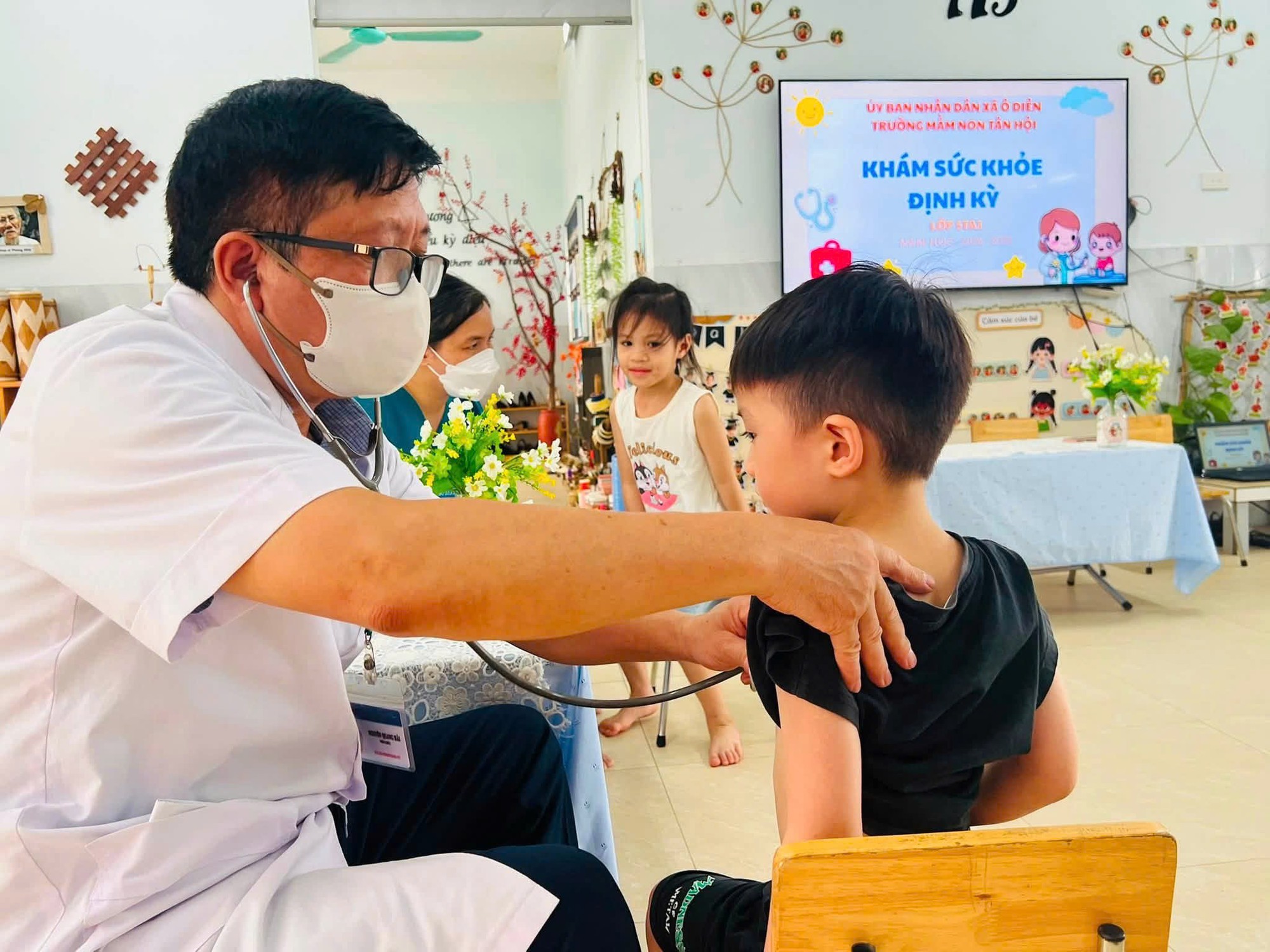 1000058471-1787050448087246480294 Hơn 2,2 triệu trẻ em, học sinh Hà Nội được khám sức khỏe miễn phí - Ảnh 2.