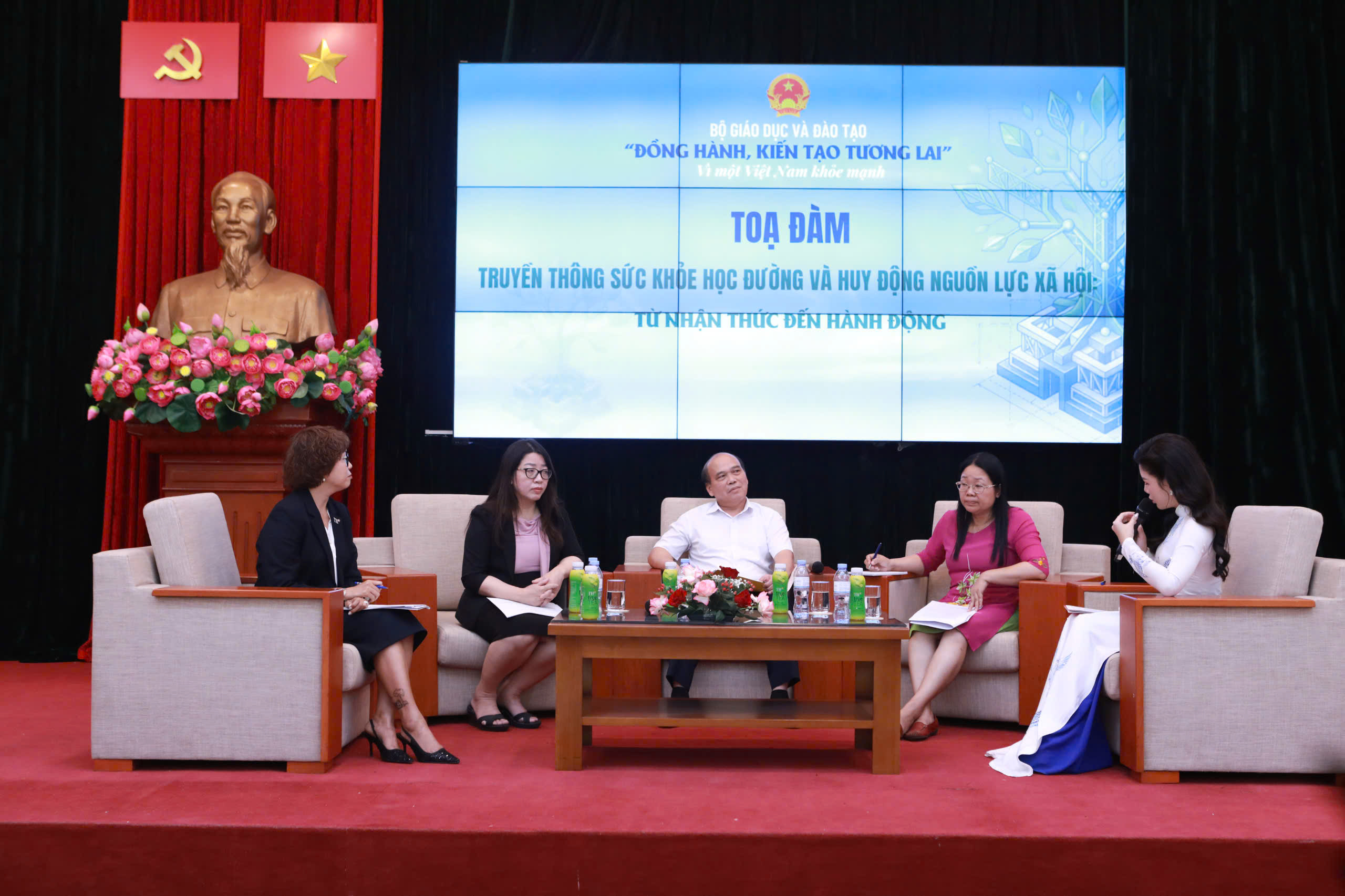 Lấp khoảng trống sức khỏe học đường, cần một hành lang pháp lý đủ mạnh- Ảnh 1.