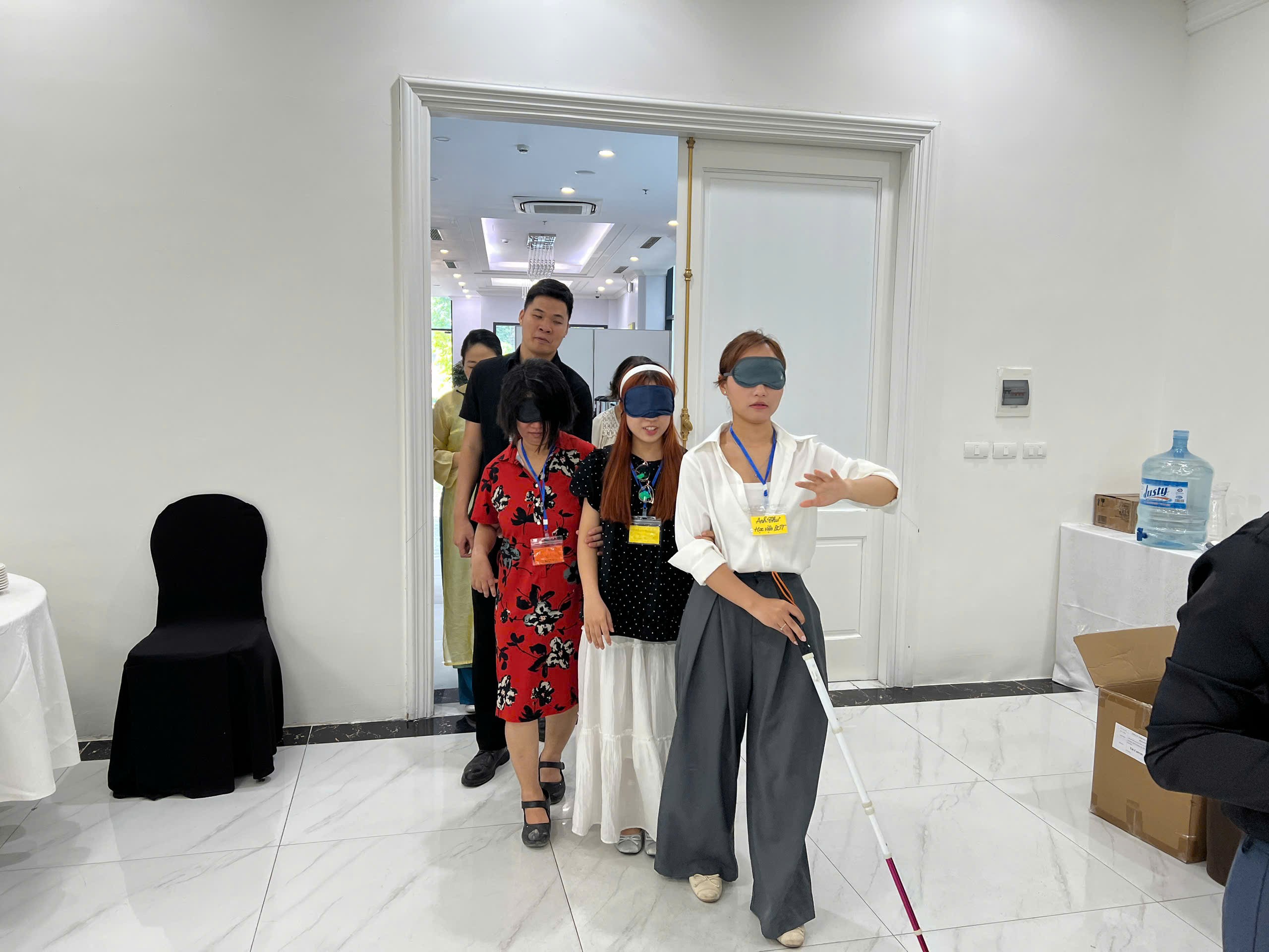 Truyền thông về người khuyết tật - Ảnh 4. Truyền thông về người khuyết tật