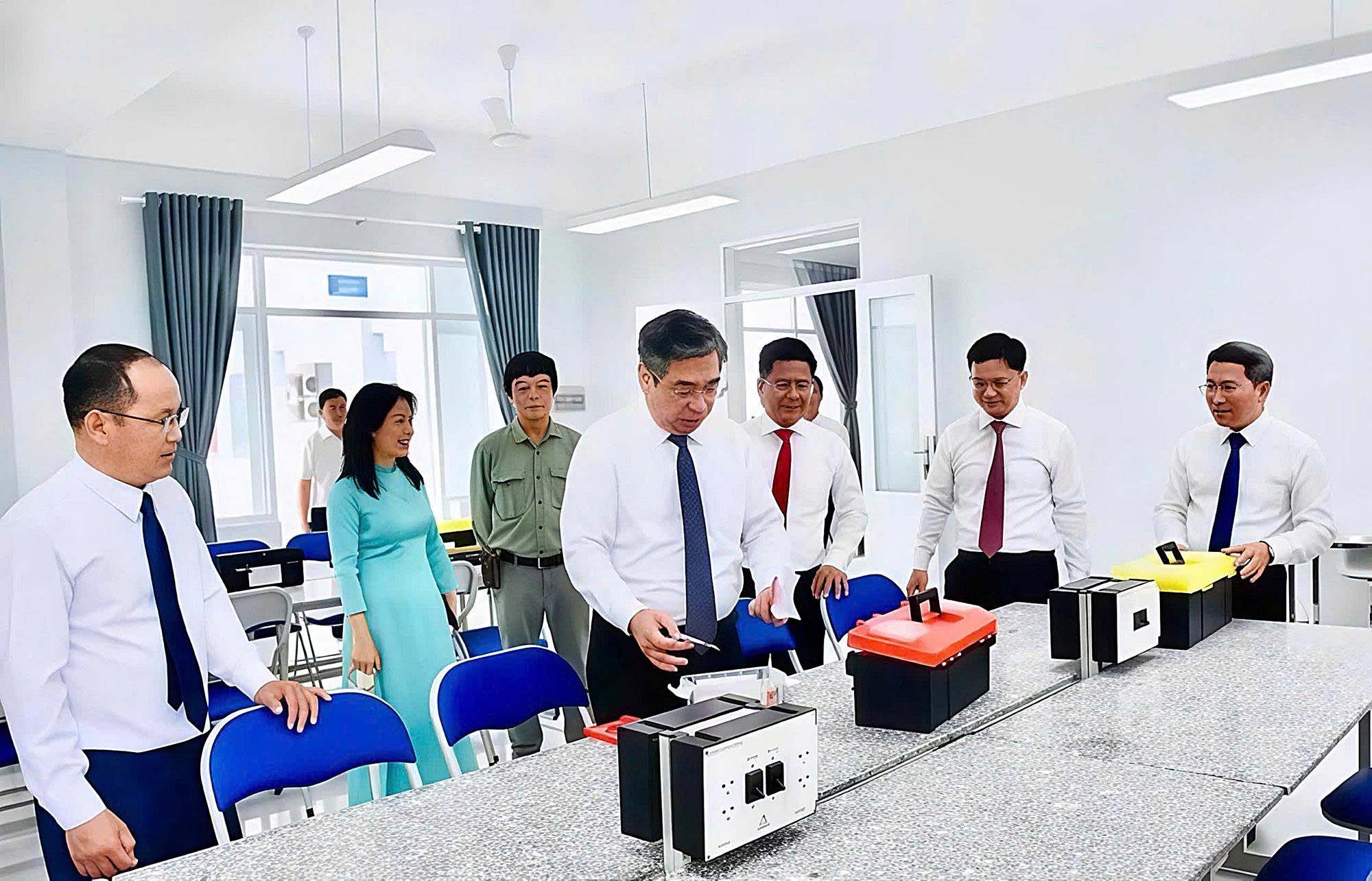 TPHCM thêm 1.000 phòng học, đổi mới để nâng chất giáo dục- Ảnh 1.