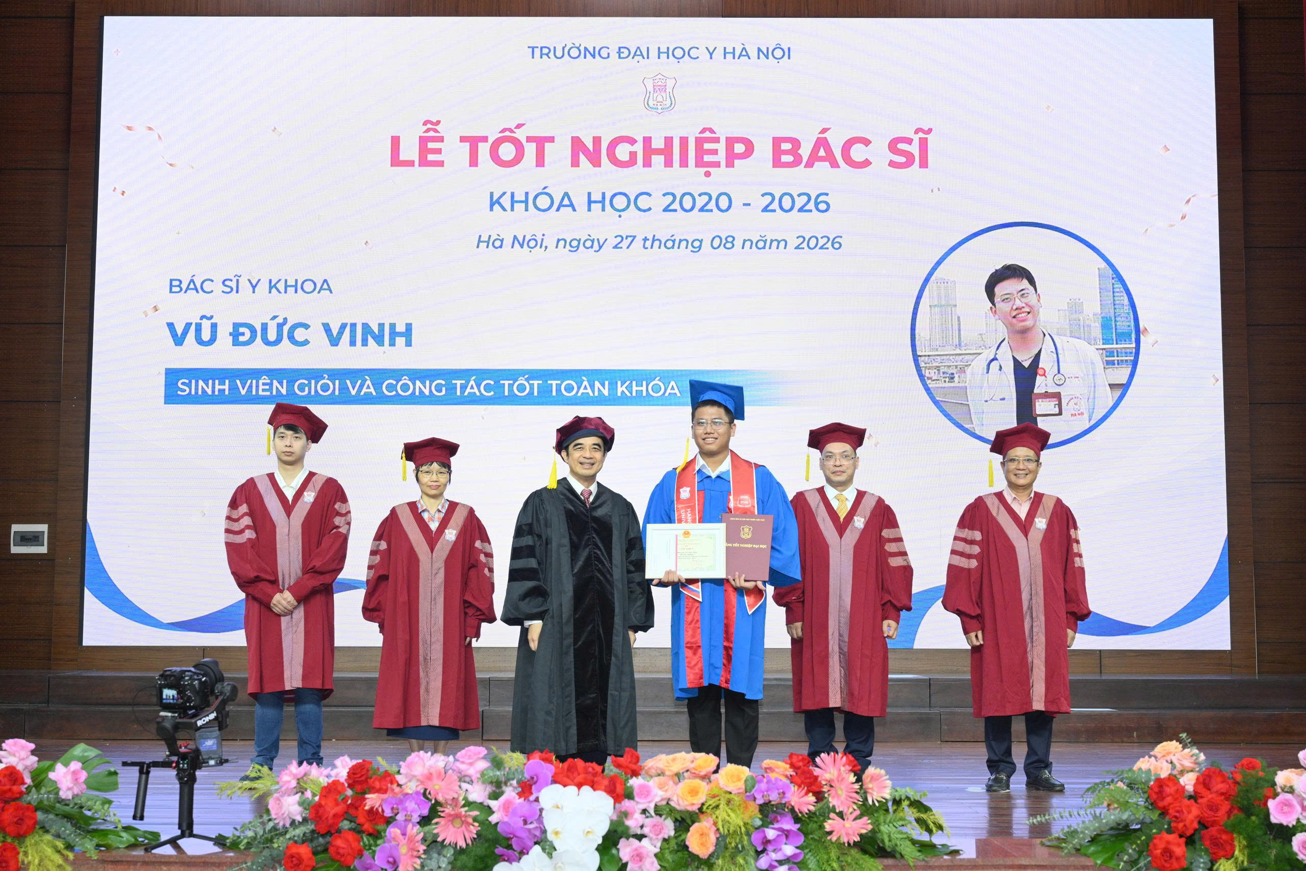 696 Tân Bác Sĩ Đại Học Y Hà Nội: Khởi Đầu Mới Trong Chăm Sóc Sức Khỏe - Ảnh 6.
