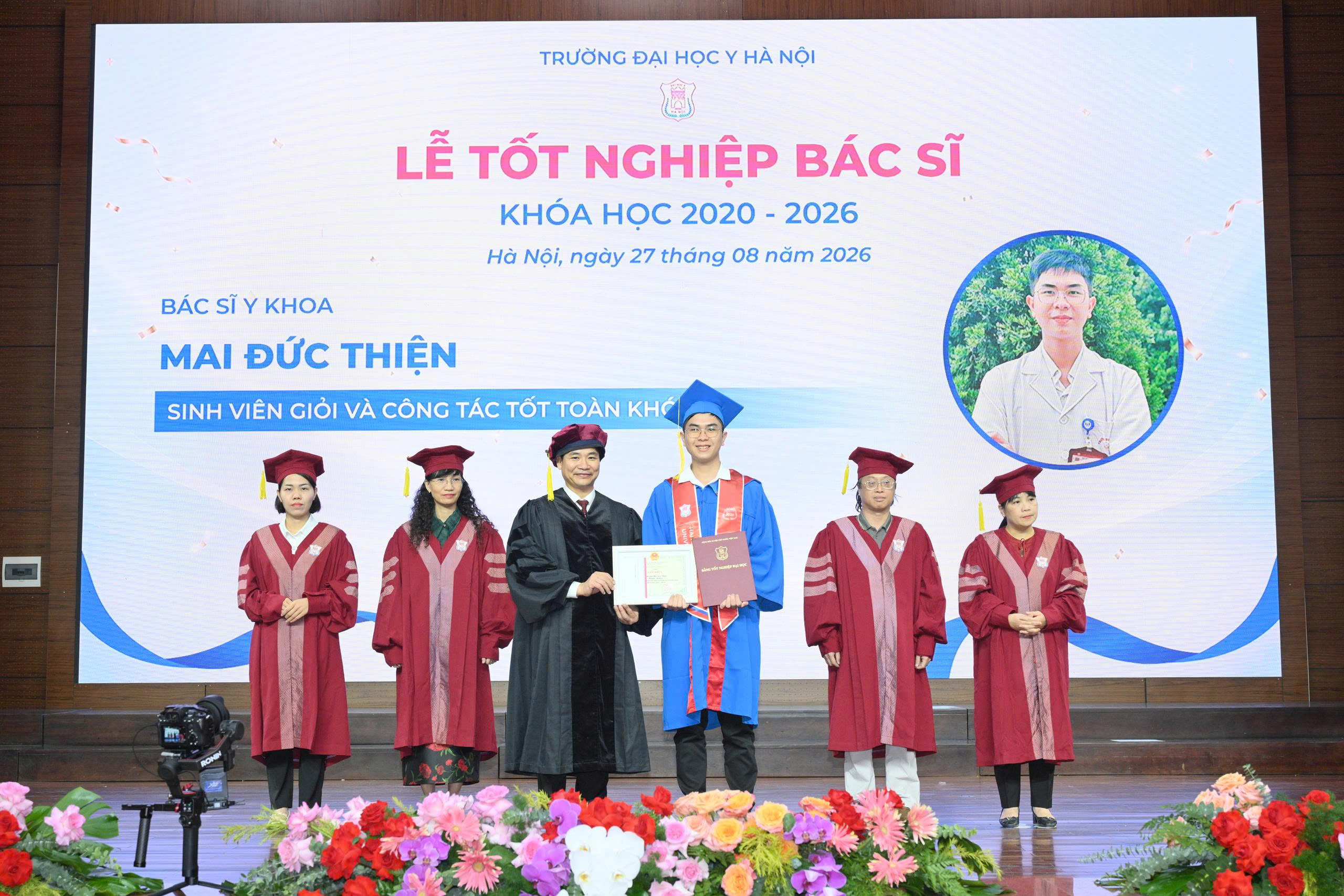 696 Tân Bác Sĩ Đại Học Y Hà Nội: Khởi Đầu Mới Trong Chăm Sóc Sức Khỏe - Ảnh 7.