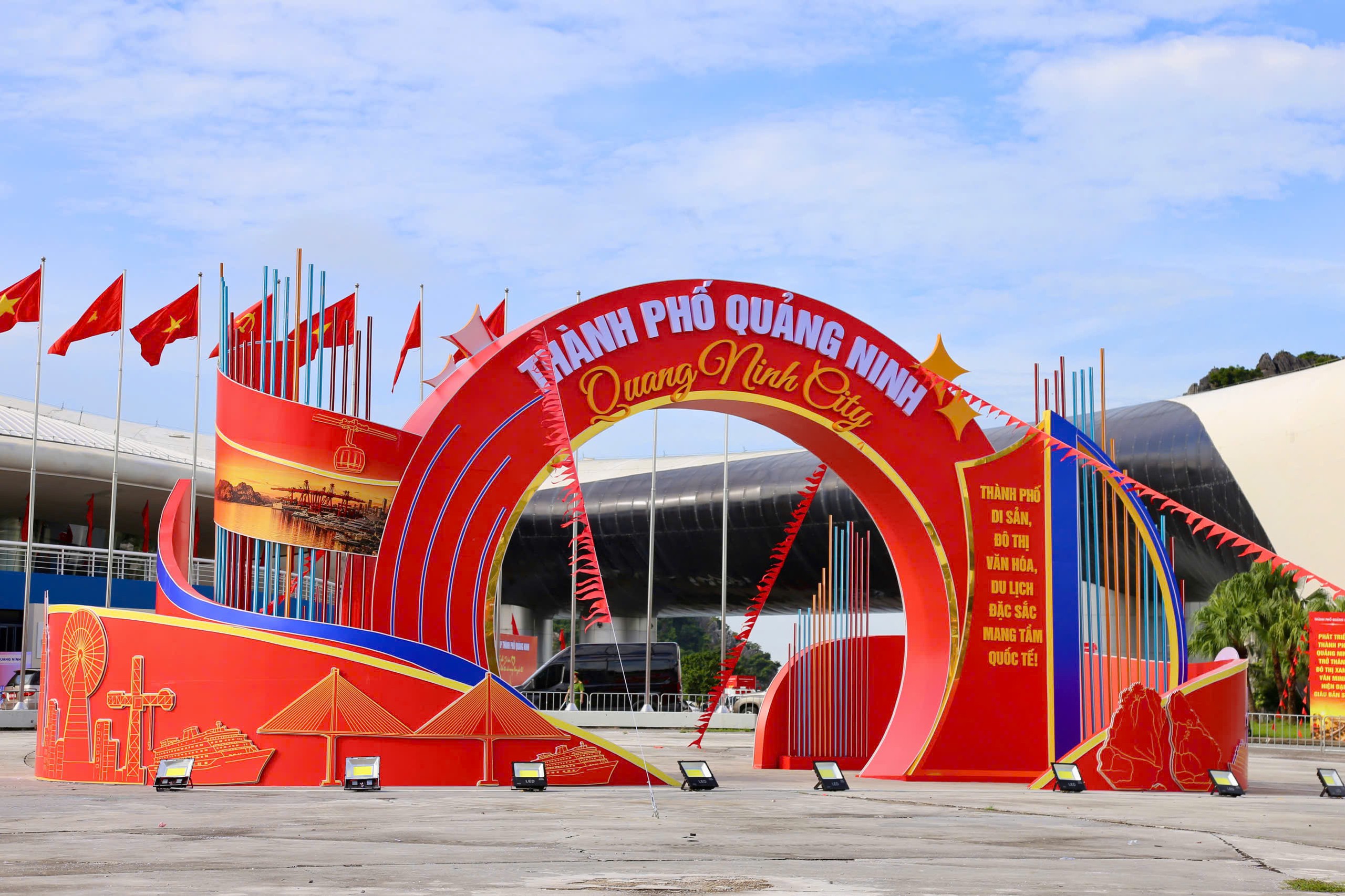 Hình ảnh thành phố mới Quảng Ninh chào mừng Quốc khánh 2/9- Ảnh 2.