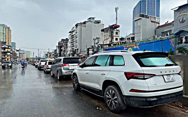 CSGT Hà Nội Phát Hiện Tài Xế Cố Tình Xuất Trình Giấy Phép Giả - Ảnh 1.