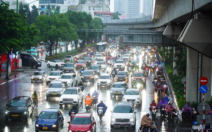Nắng nóng kéo dài tại miền Trung- Ảnh 2.