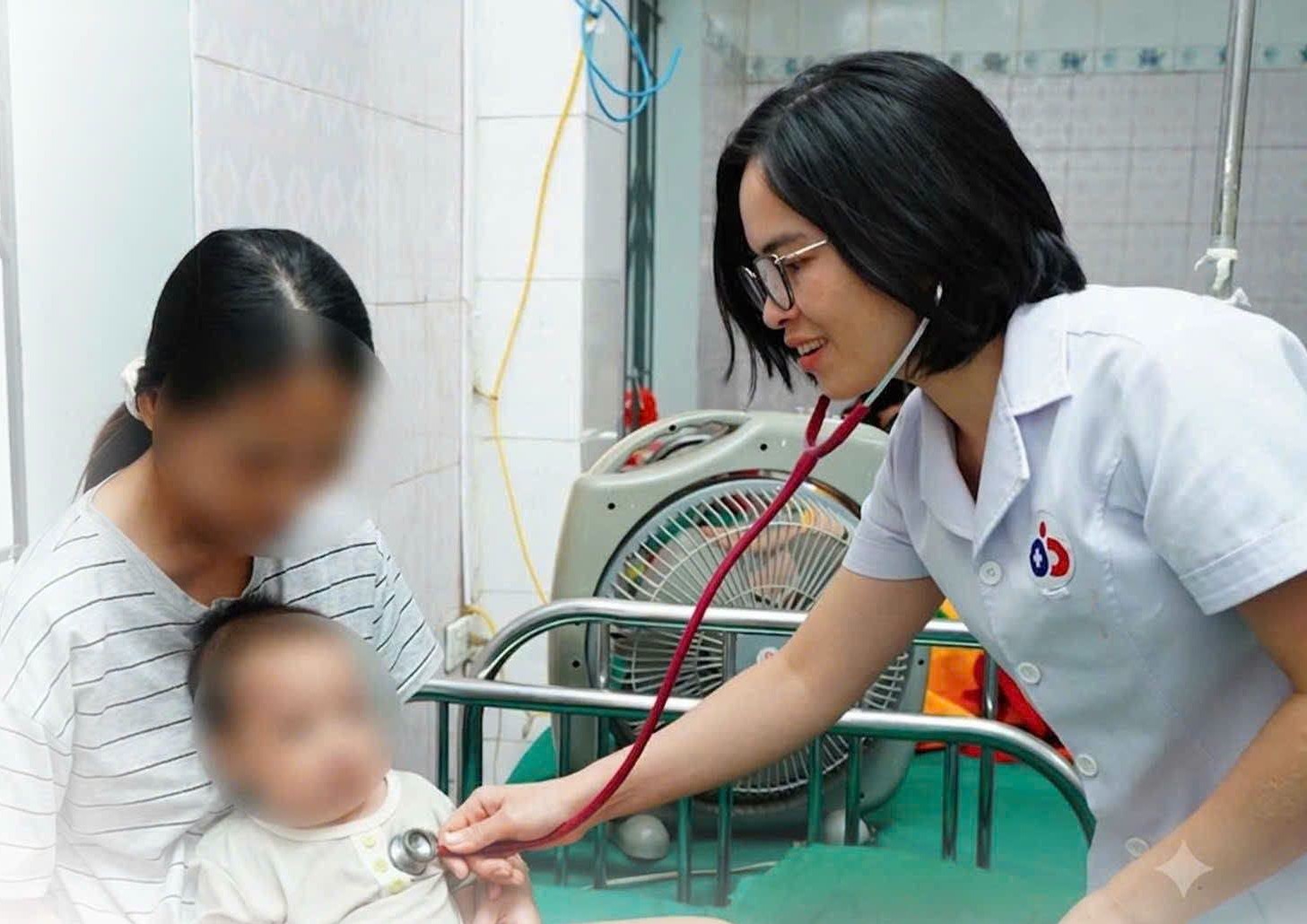 Nhiễm khuẩn tiết niệu ở trẻ nhỏ: Cẩn trọng với sốt không rõ nguyên nhân- Ảnh 1.