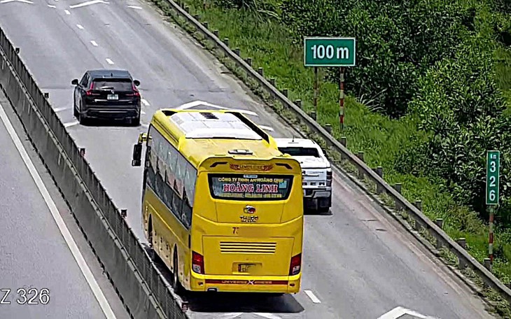 Khung cảnh tại hiện trường vụ tai nạn - Ảnh 1.