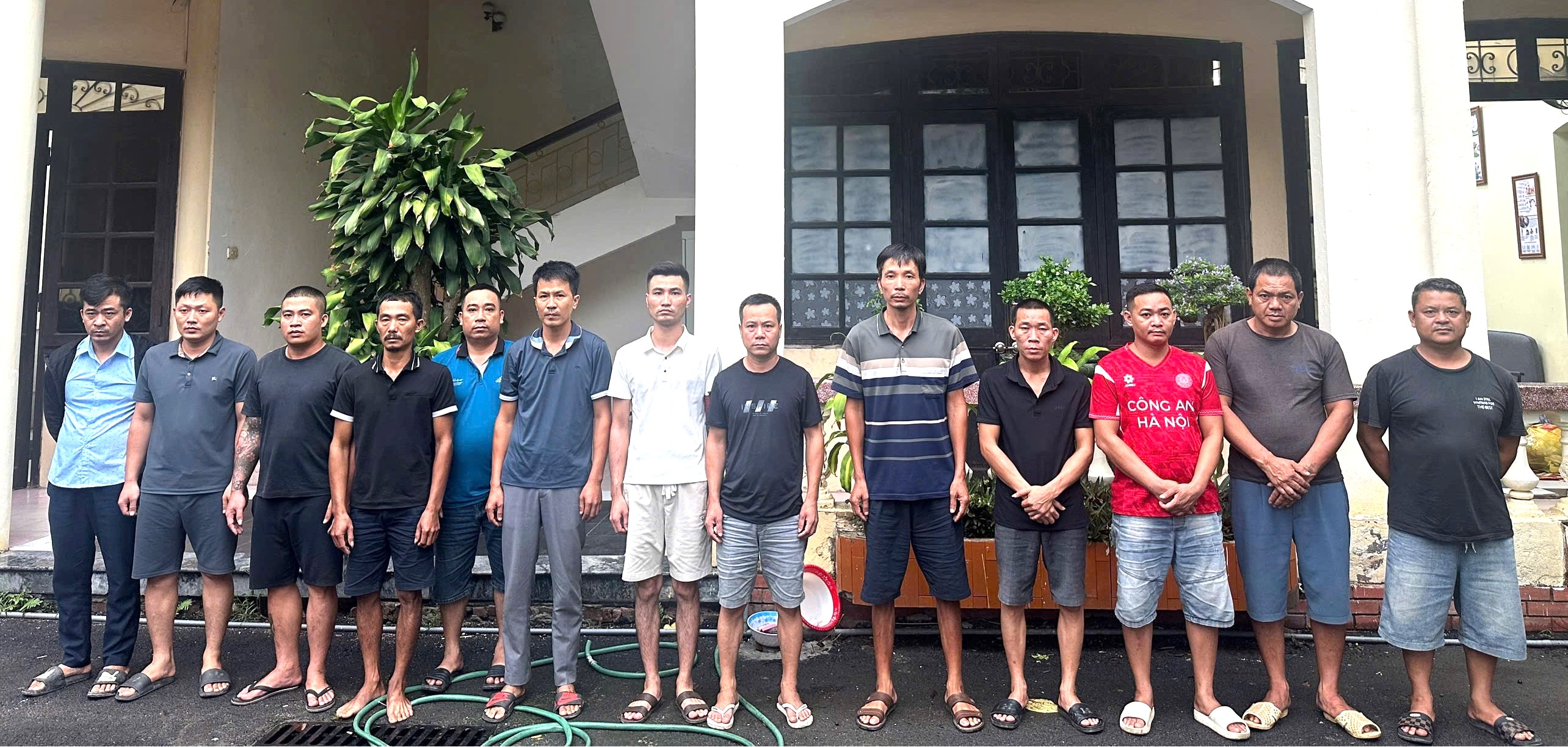 Một Vụ Đánh Bạc Tại VINACOMAX Được Phát Hiện Sau Bữa Ăn