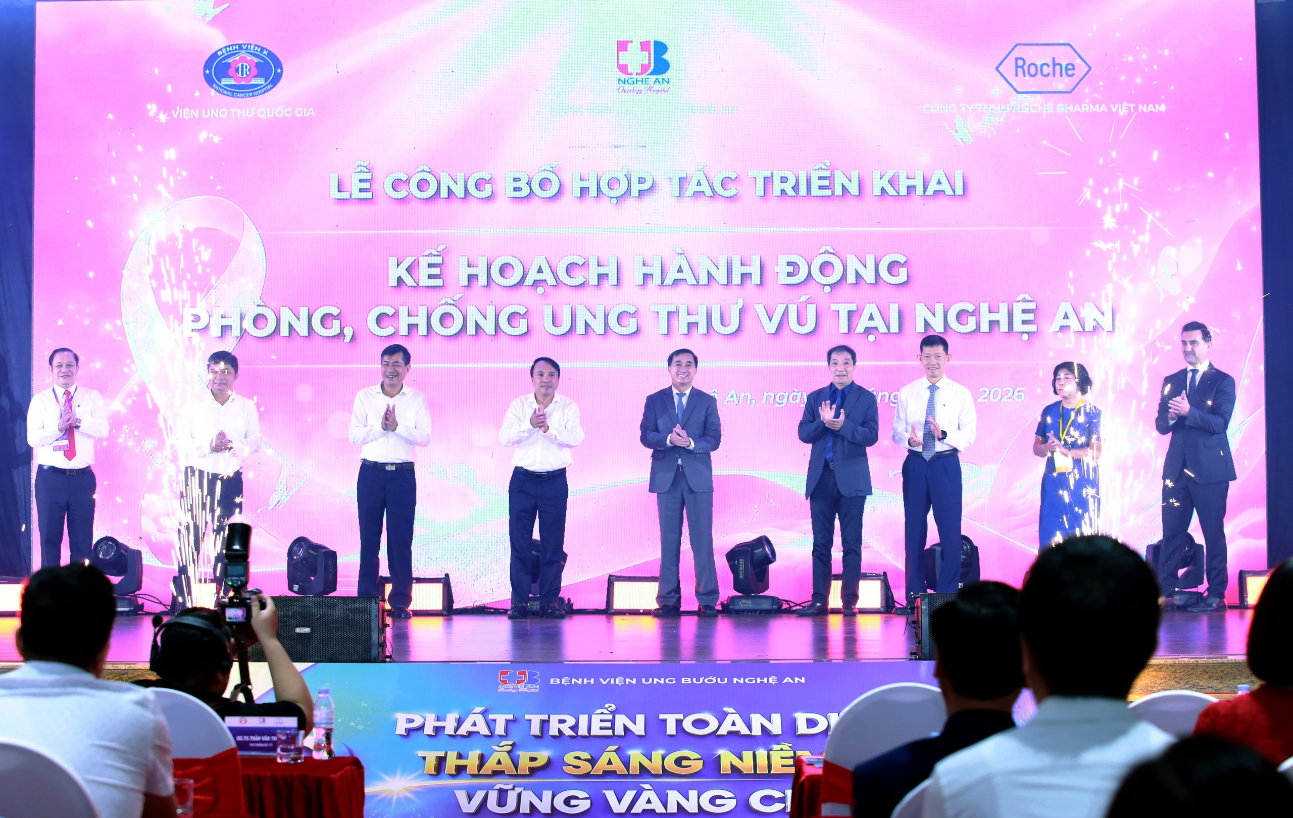 a123-17867712452611342746482 Nâng Cao Chất Lượng Chăm Sóc Bệnh Nhân Ung Thư- Ảnh 8.
