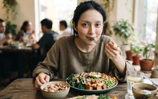 Nguy Cơ Từ Việc Tin Theo Các Chế Độ Ăn Uống Suy Diễn