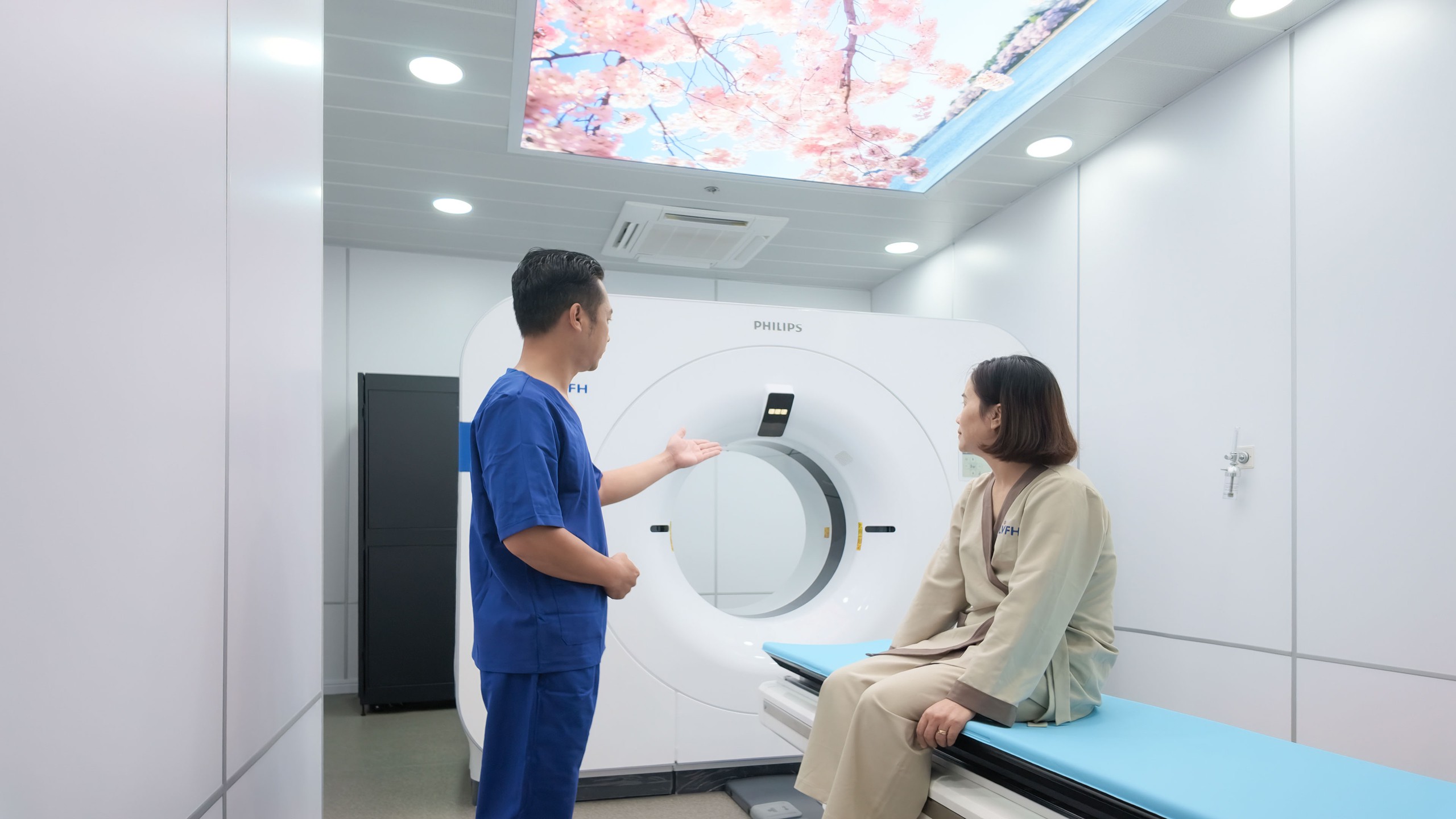 Hội thảo khoa học cập nhật ứng dụng CT phổ 512 lát cắt trong thực hành lâm sàng- Ảnh 2.