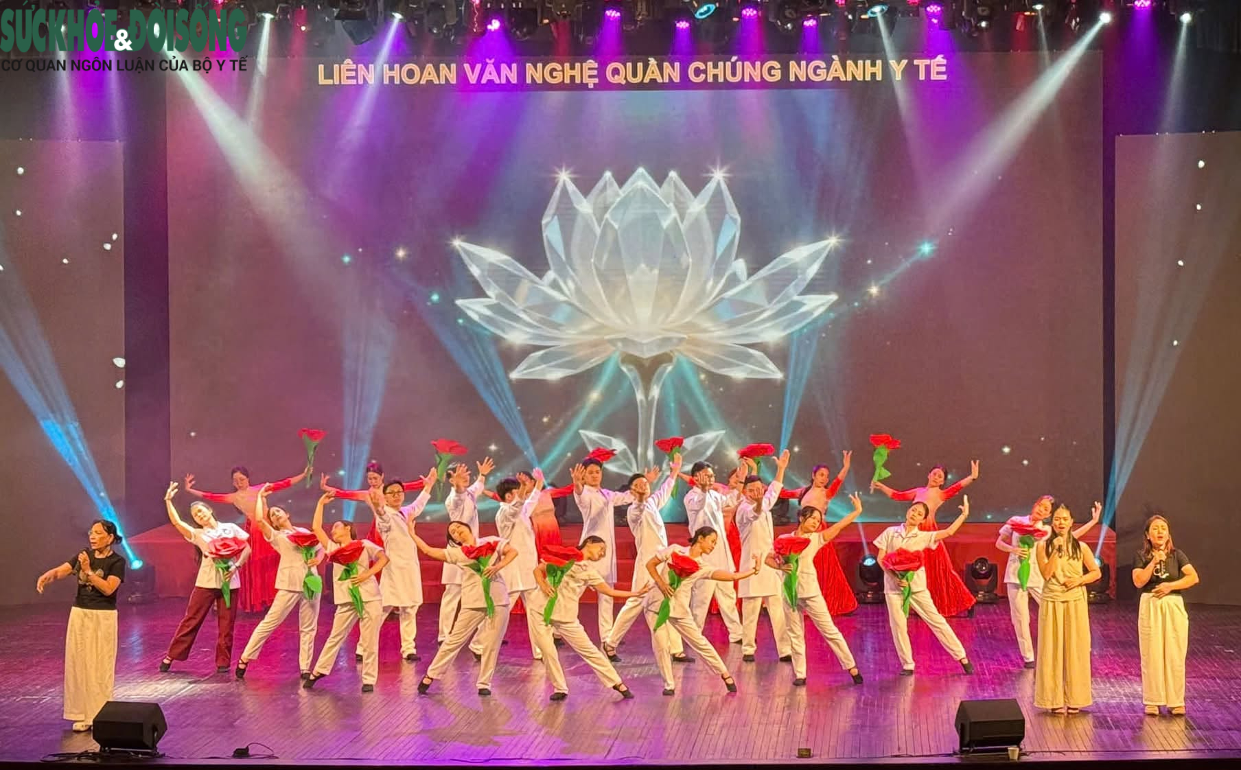 Liên hoan Văn nghệ quần chúng ngành Y tế lần thứ V: Lan tỏa giá trị nhân văn của ngành Y tế - Ảnh 1.