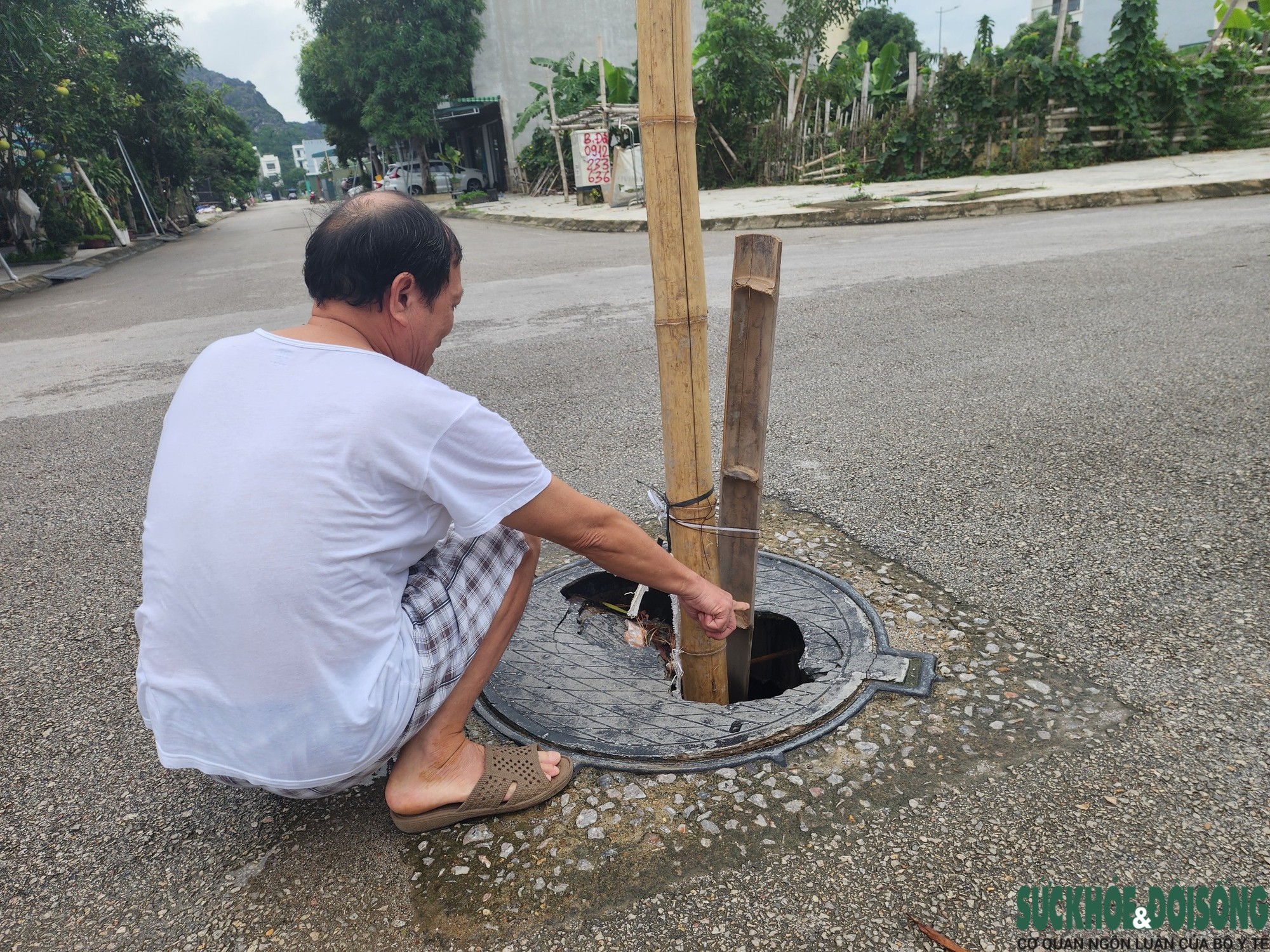 Thay thế nắp hố ga