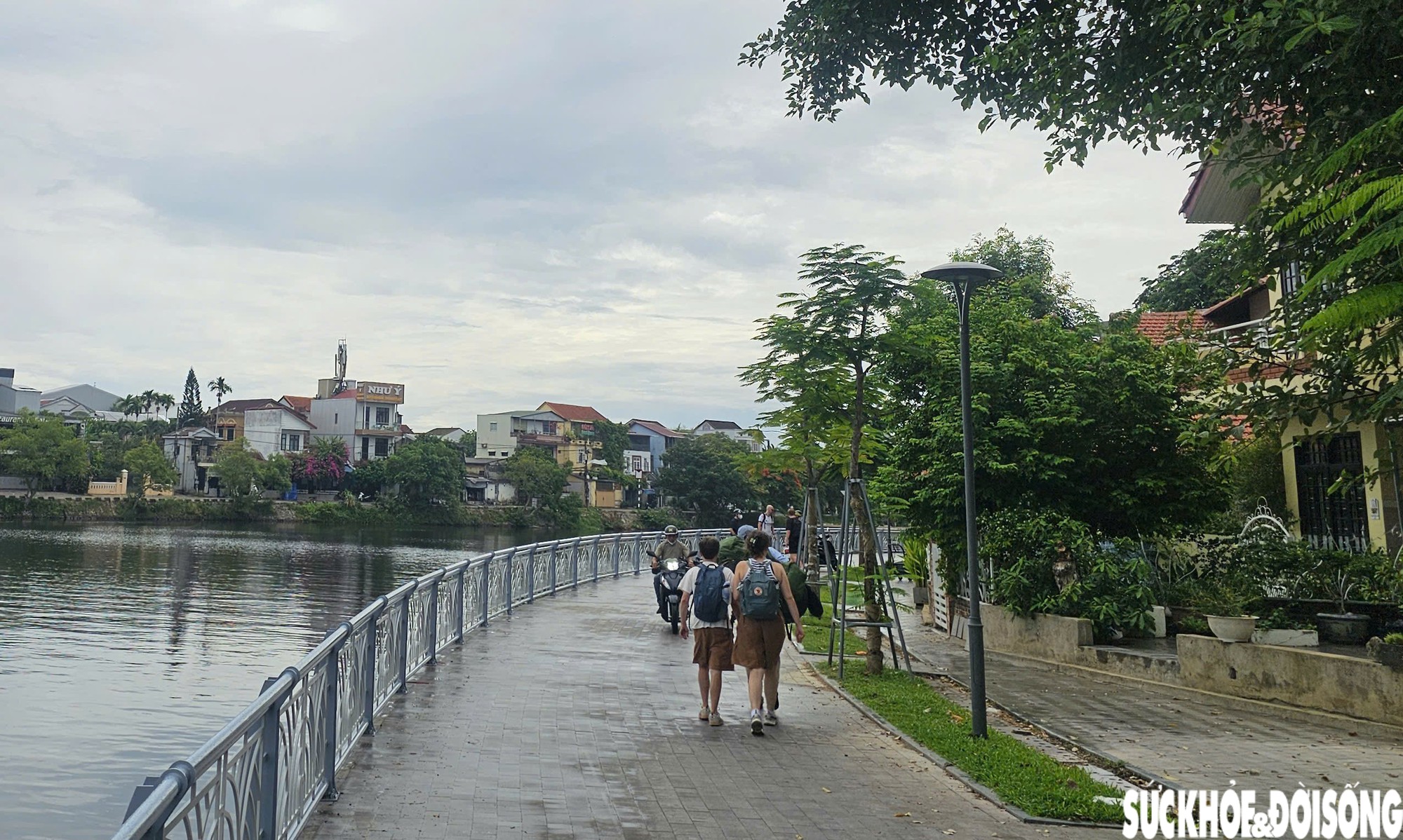 Tình Trạng Xe Máy Lưu Thông Trên Đường Đi Bộ Mới Tại Huế