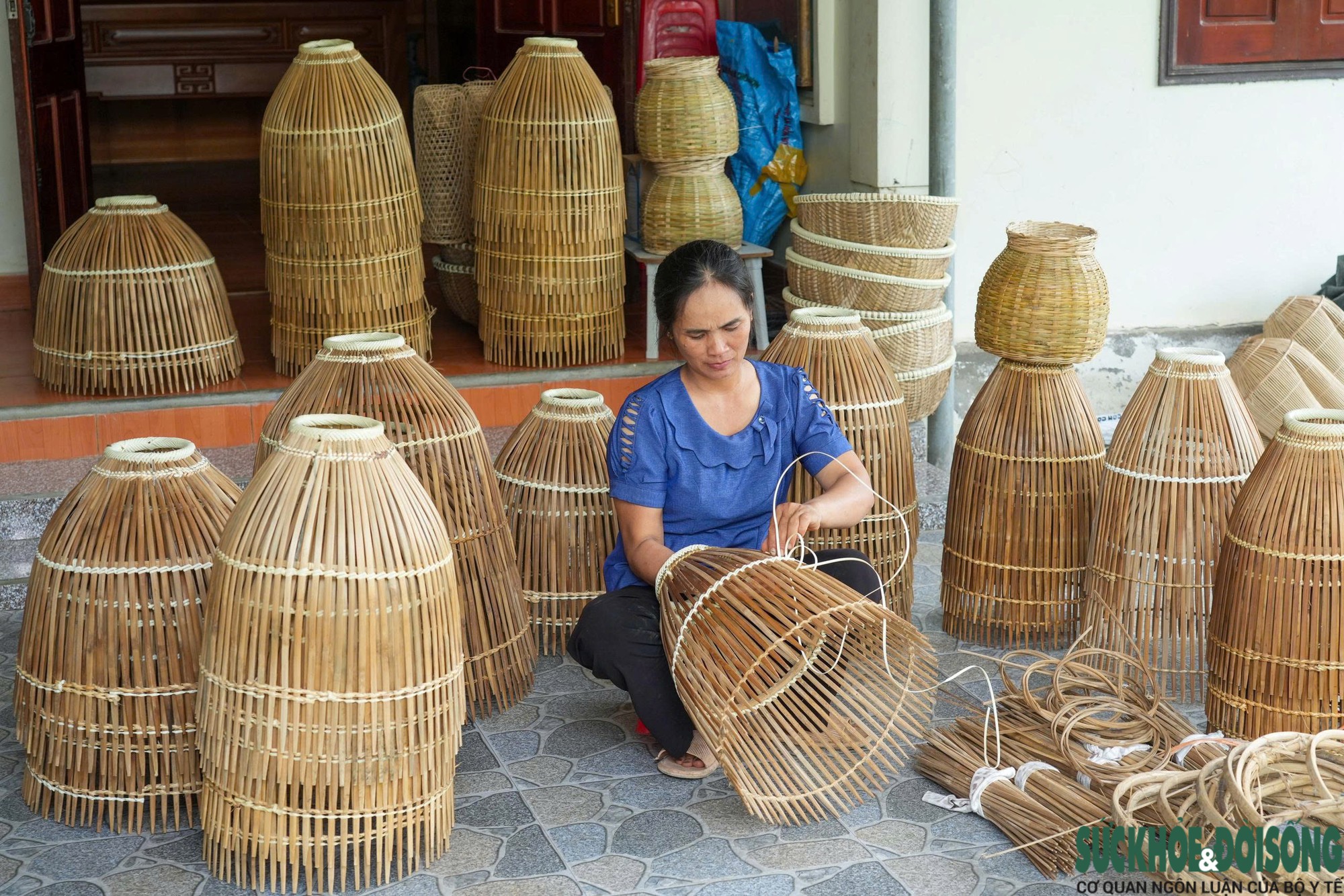 Từ Làng Nghề Truyền Thống Đến Thế Giới Số: Hành Trình Đan Nơm Của Người Dân Hoàng Tiến