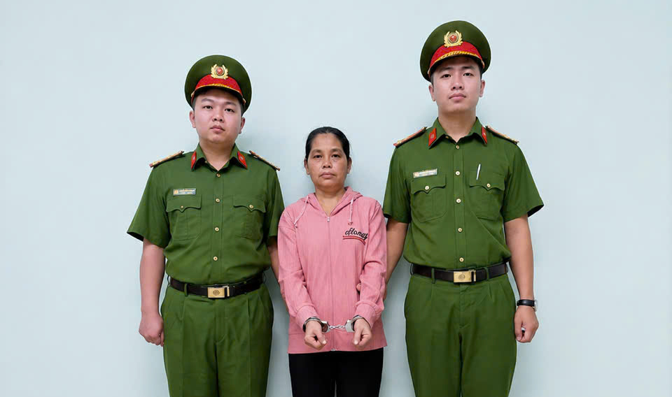 Cảnh sát bắt giữ đối tượng bạo hành trẻ em.