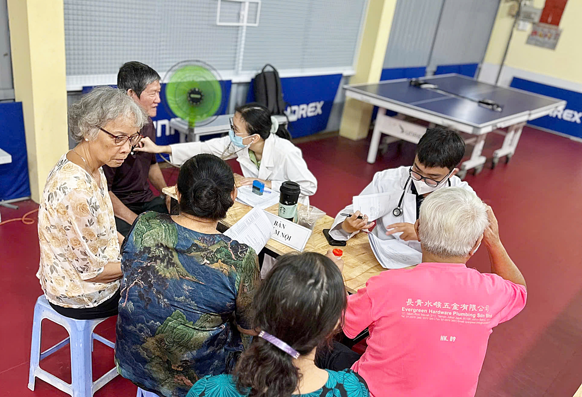 bbb-17877036669751906265387 TPHCM muốn trạm y tế hết ‘mồ côi’ chuyên môn - Ảnh 1.