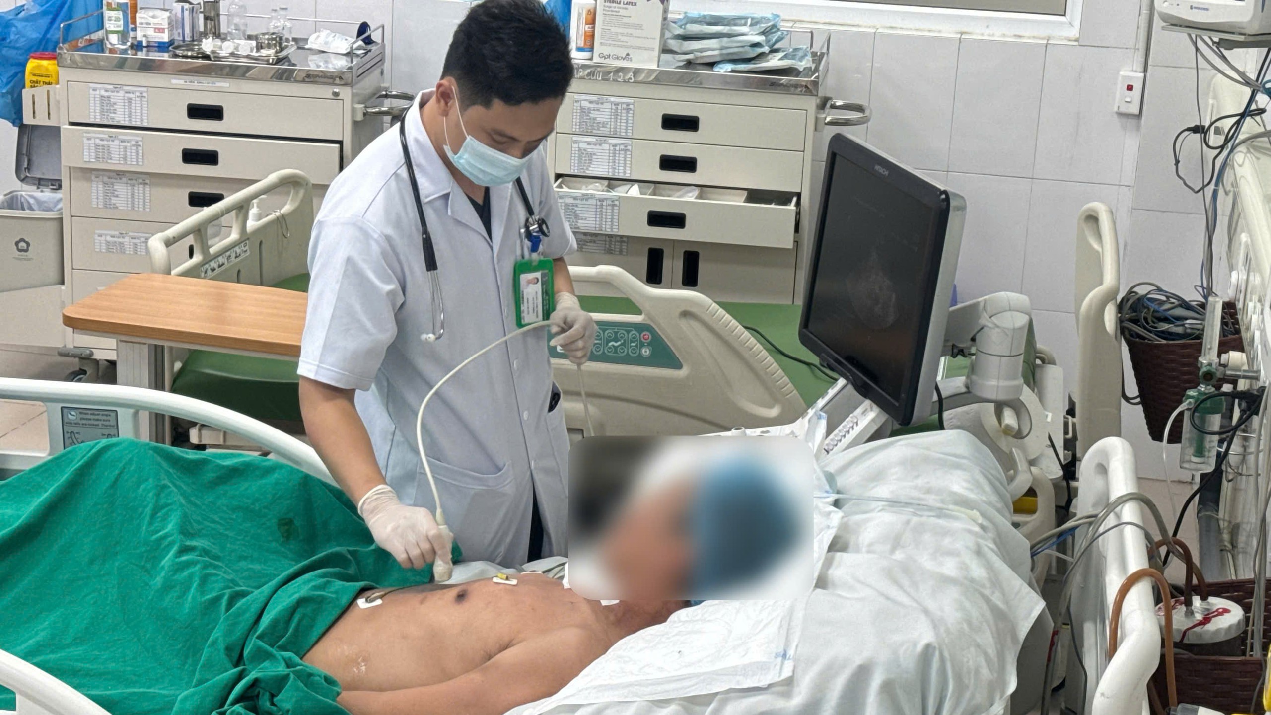 Sốt cao, co giật sau khi đi làm về, nam tài xế 54 tuổi nguy kịch vì vi khuẩn gây bệnh Whitmore - Ảnh 1.
