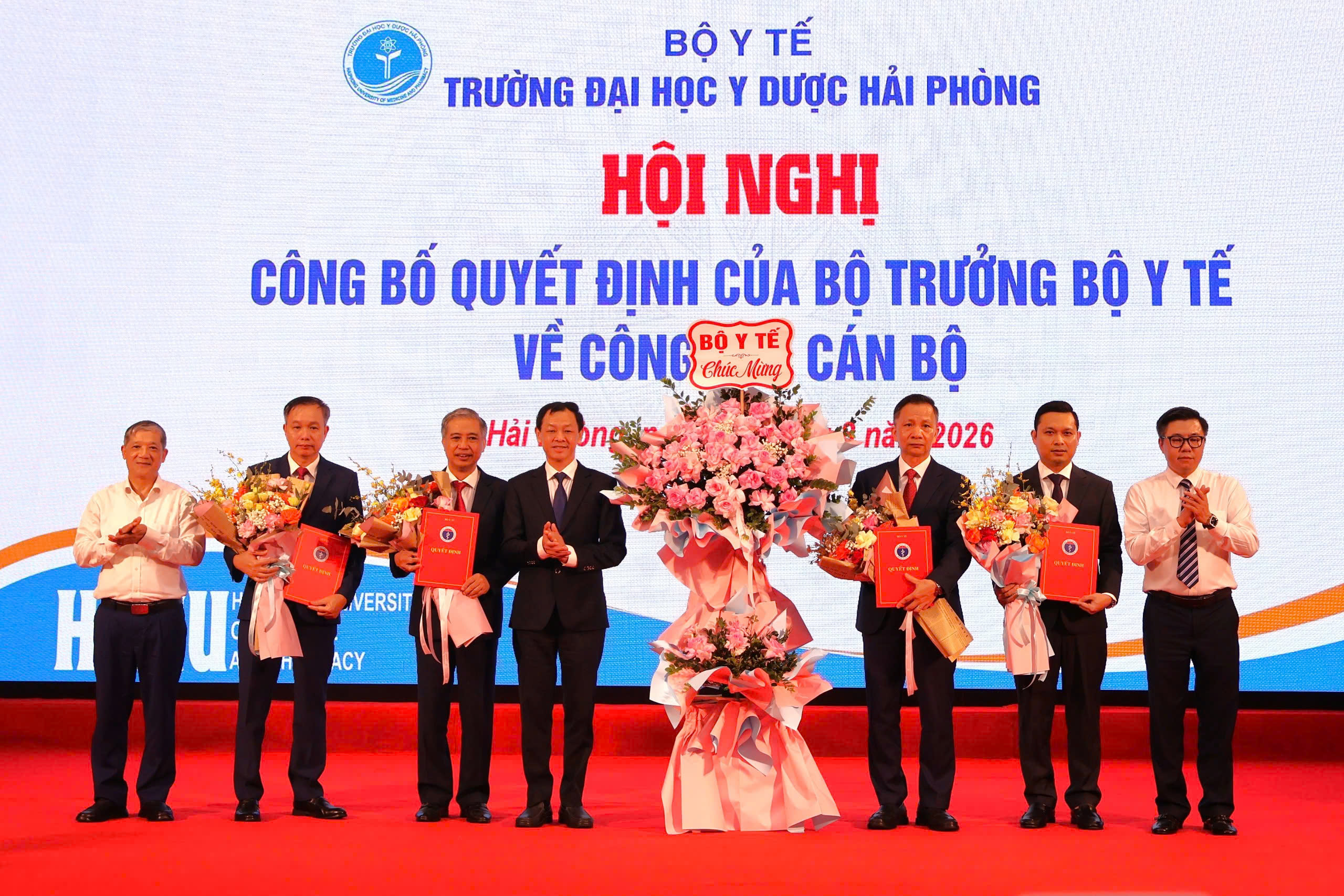 Bộ Y tế bổ nhiệm, bổ nhiệm lại cán bộ chủ chốt Trường Đại học Y Dược Hải Phòng - Ảnh 2.