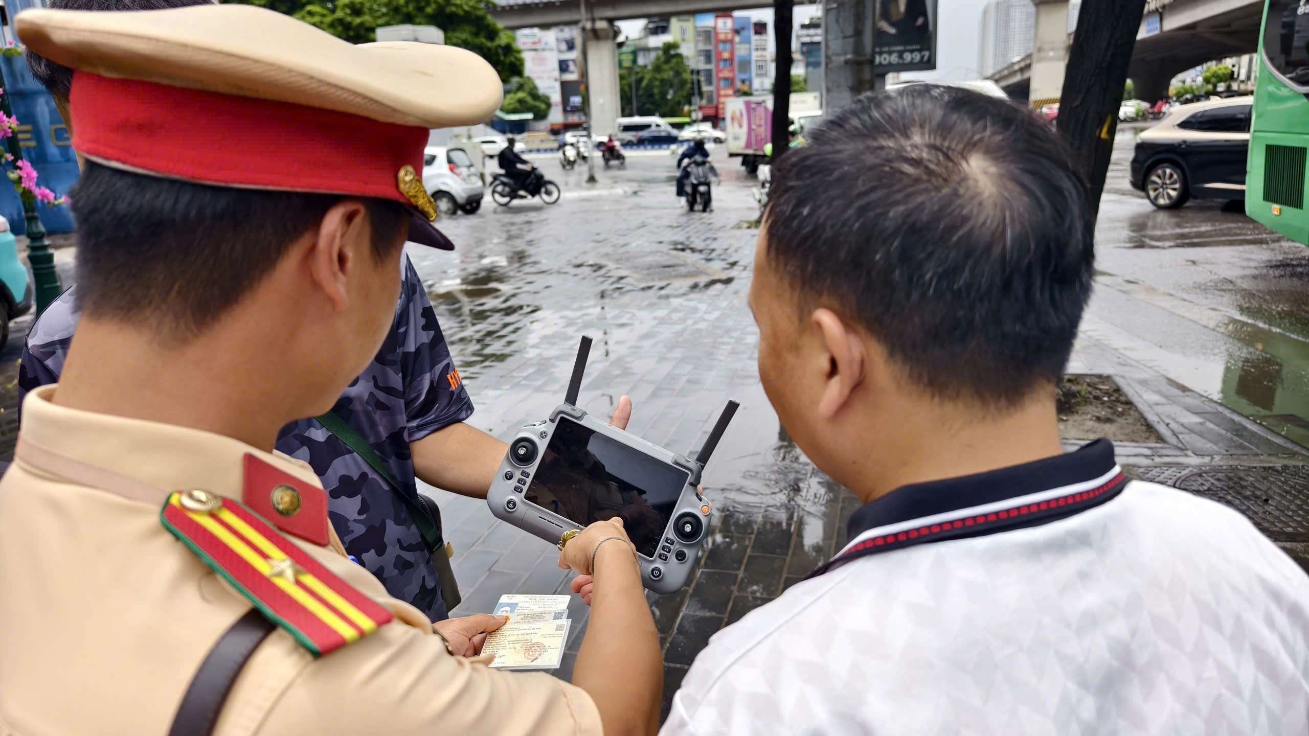 camera-ai-uav-vi-pham2-17867112397241386882727 Hà Nội Ứng Dụng UAV Trong Giám Sát Giao Thông- Ảnh 2.