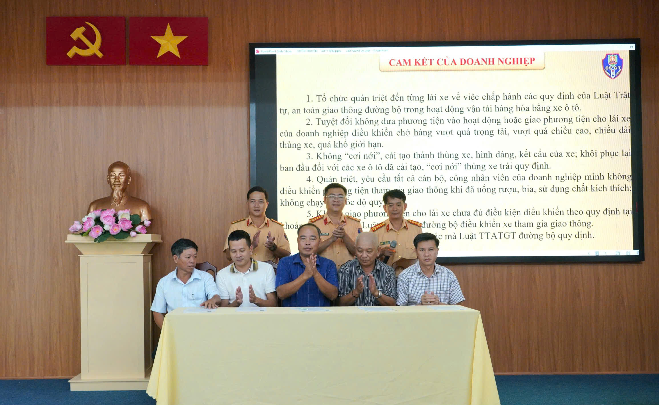 camera-giam-sat-thiet-bi-do-toc-do-phat-hien-hang-nghin-truong-hop-vi-pham-o-hue-2-1785999891746575622818 Camera giám sát, máy đo tốc độ phát hiện hơn 2.700 trường hợp vi phạm ở Huế - Ảnh 3.