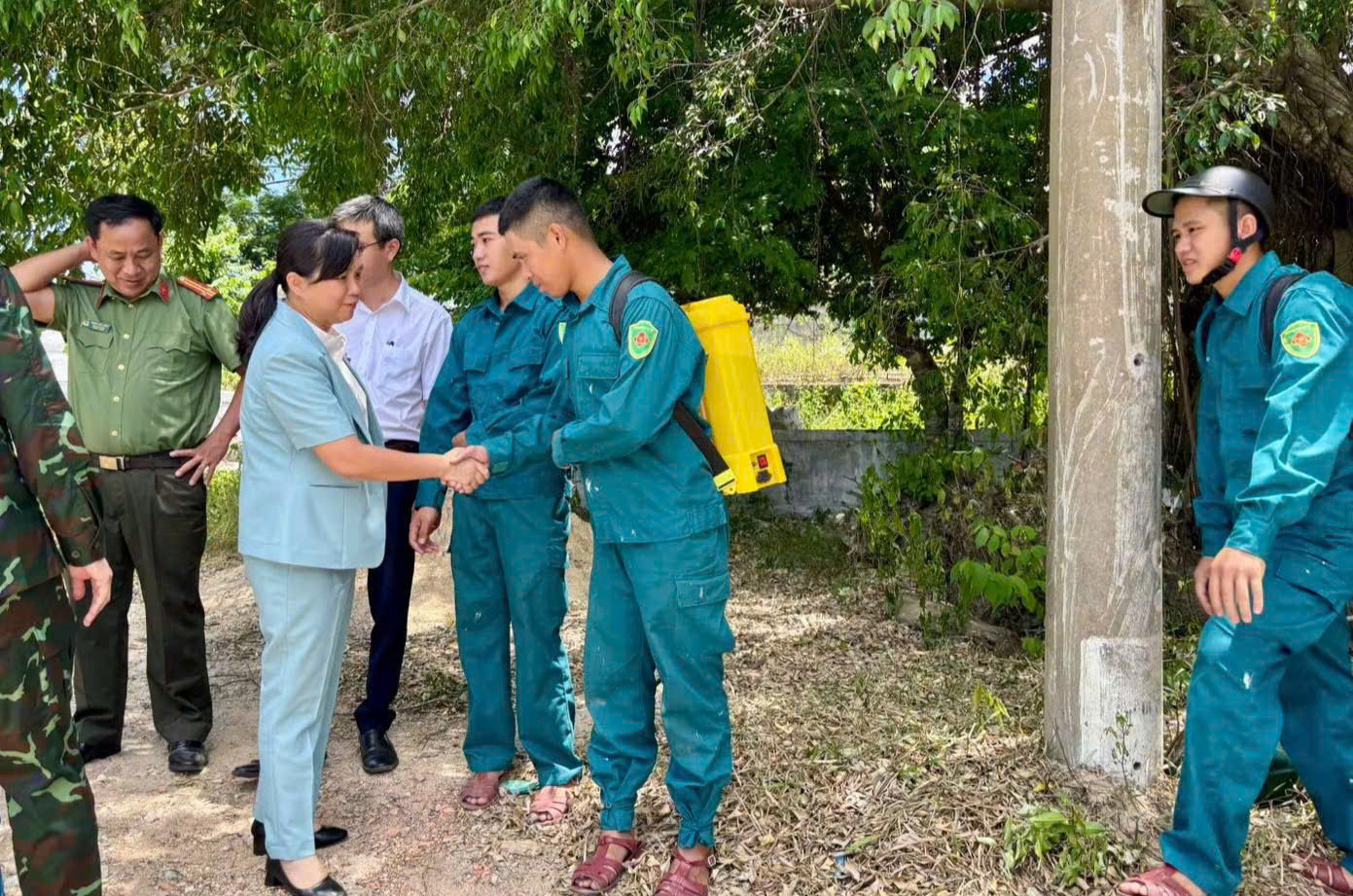 Căng mình giữ rừng sau hơn 10 điểm cháy trong một ngày ở Huế- Ảnh 4.