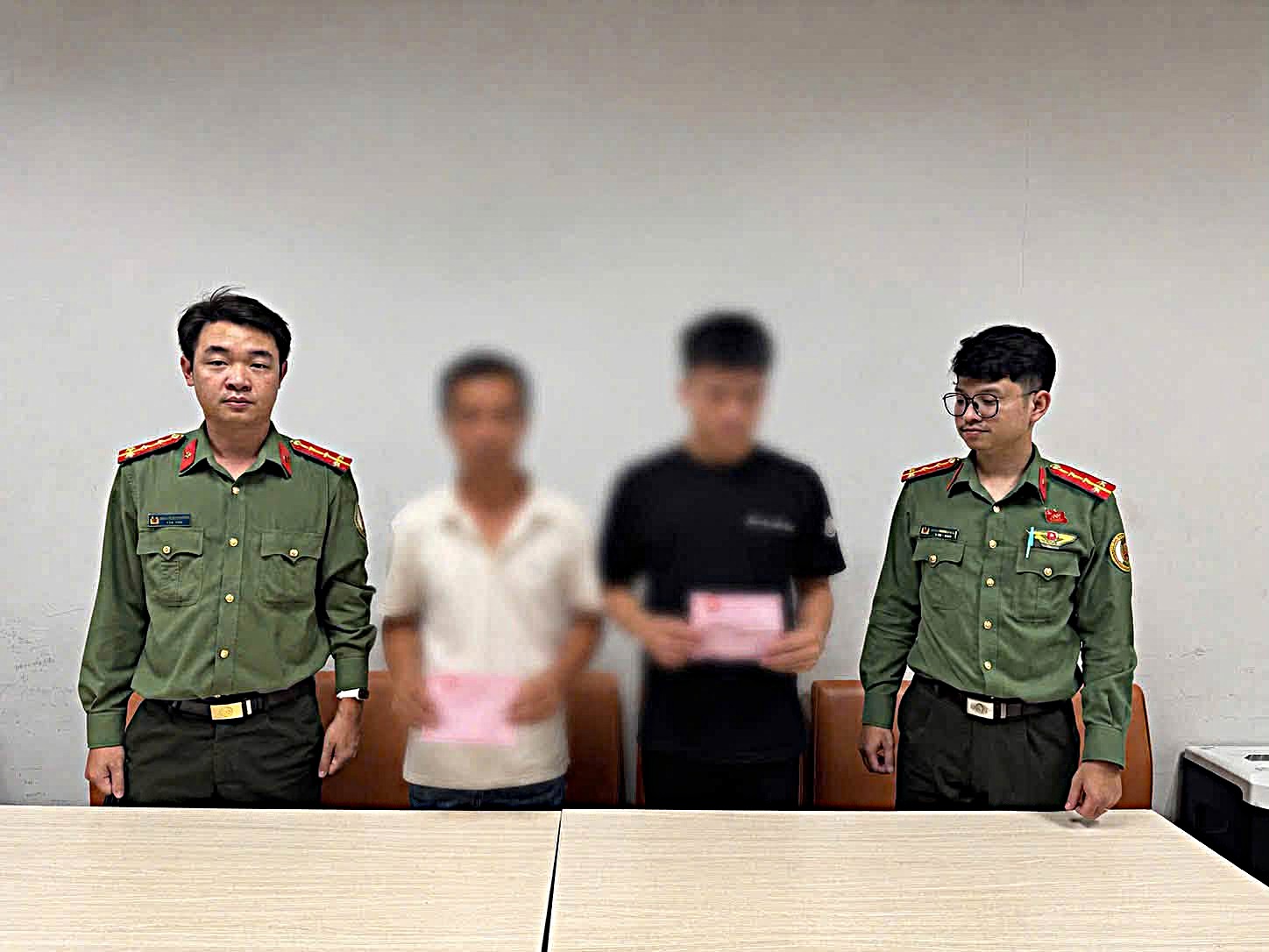 Chấn chỉnh tình trạng chèo kéo hành khách tại sân bay Nội Bài