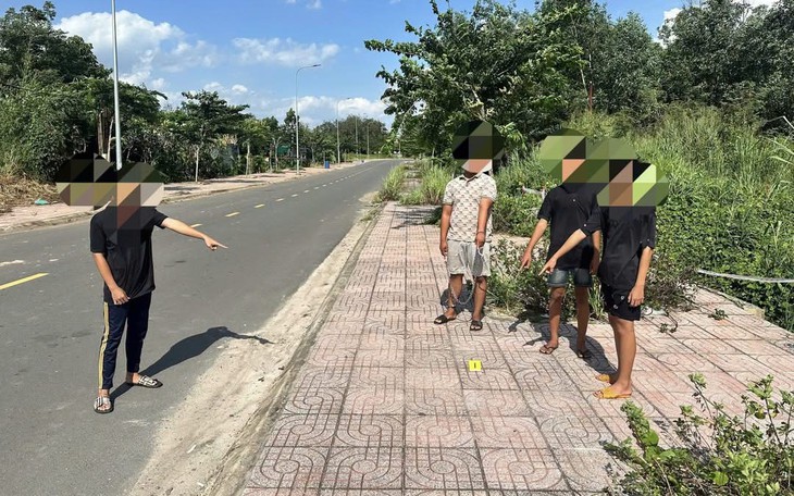 Bắt khẩn cấp bảo vệ hành hung tài xế xe ôm tại khu Louis City Hoàng Mai- Ảnh 2.