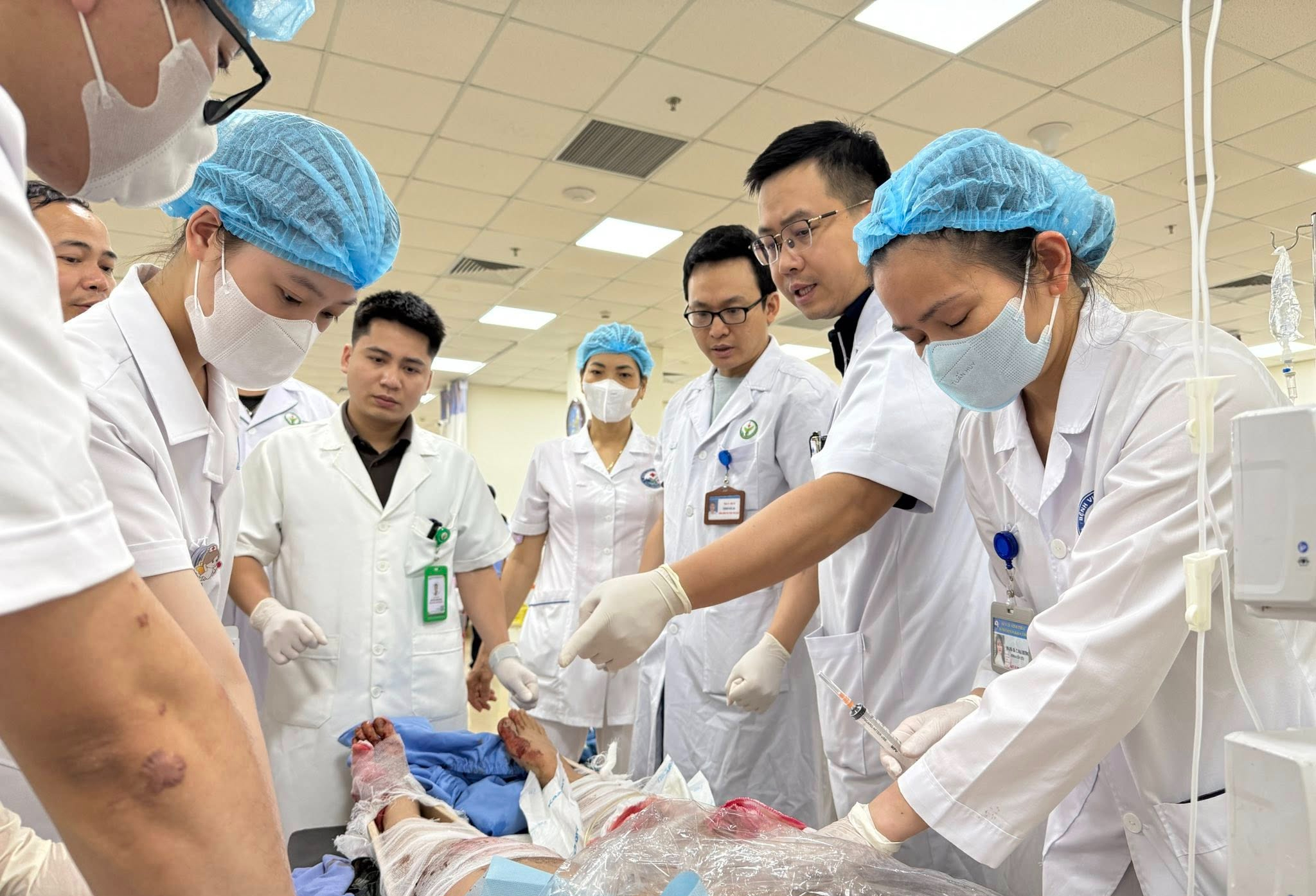 Cấp cứu cho người bệnh bị tai nạn giao thông Cấp cứu cho người bệnh bị tai nạn giao thông