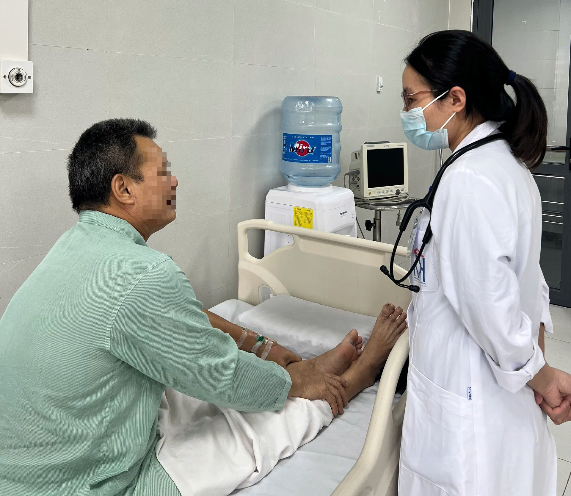 edit-edit-ung-buou-128-1786508074593756047565 Bữa ăn bất ngờ khiến bệnh nhân ung thư rơi vào tình trạng rối loạn đông máu nguy kịch- Ảnh 2.