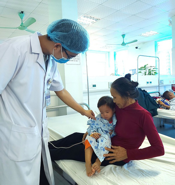 Ca Cấp Cứu Đặc Biệt: Bé Trai 5 Tuổi Nhét Viên Đạn Đồ Chơi Vào Hậu Môn