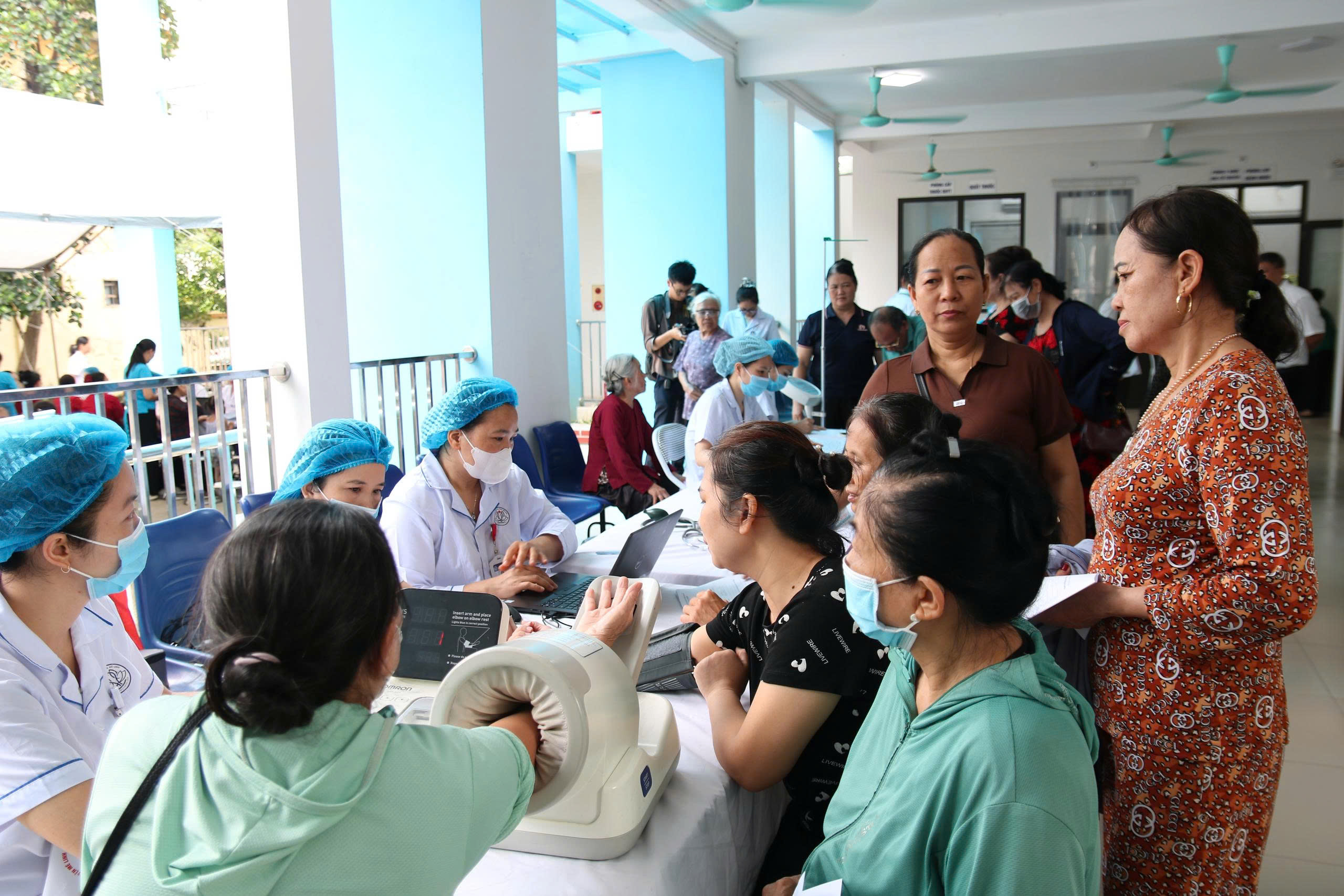 Hà Nội Tích Hợp An Sinh Xã Hội Qua Ứng Dụng VNeID: Khởi Động Chiến Dịch Mới