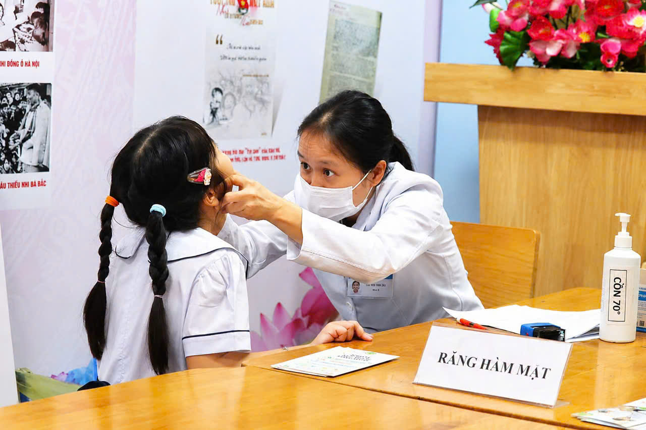 Siêu Thị Sức Khỏe: Chương Trình Khám Sức Khỏe Cho Học Sinh TPHCM