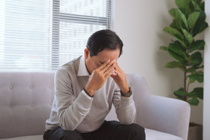 Rối loạn tiền đình ở người cao tuổi có nguy hiểm?- Ảnh 2.