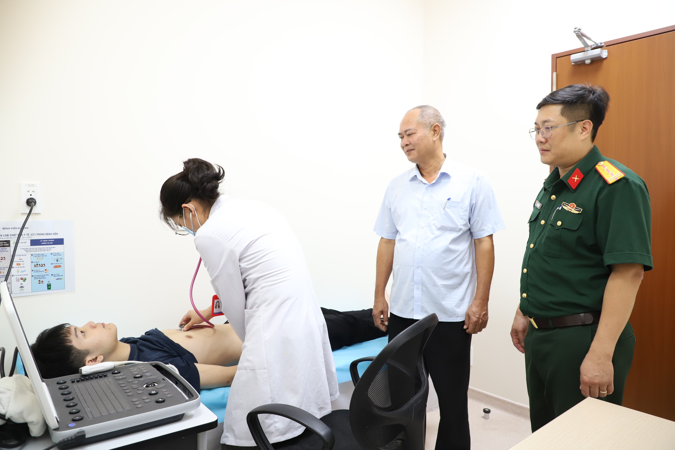 img3430-1786275291211296586034 Khám sàng lọc tim bẩm sinh miễn phí tại Hưng Yên, phát hiện 14 trường hợp bệnh tim- Ảnh 7.