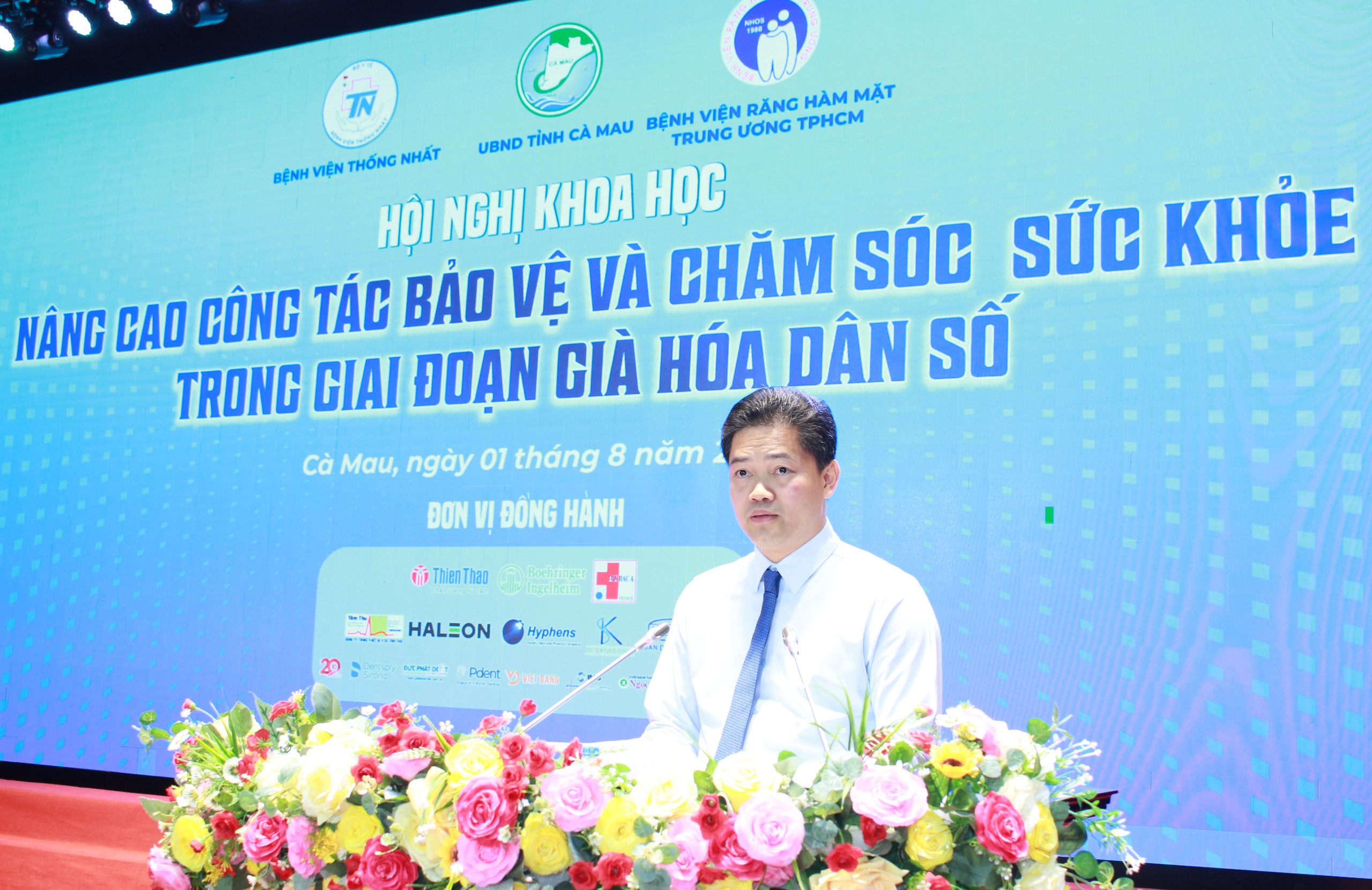 Thứ trưởng Thường trực Bộ Y tế: Chăm sóc người cao tuổi phải lấy dự phòng và cộng đồng làm nền tảng- Ảnh 1.