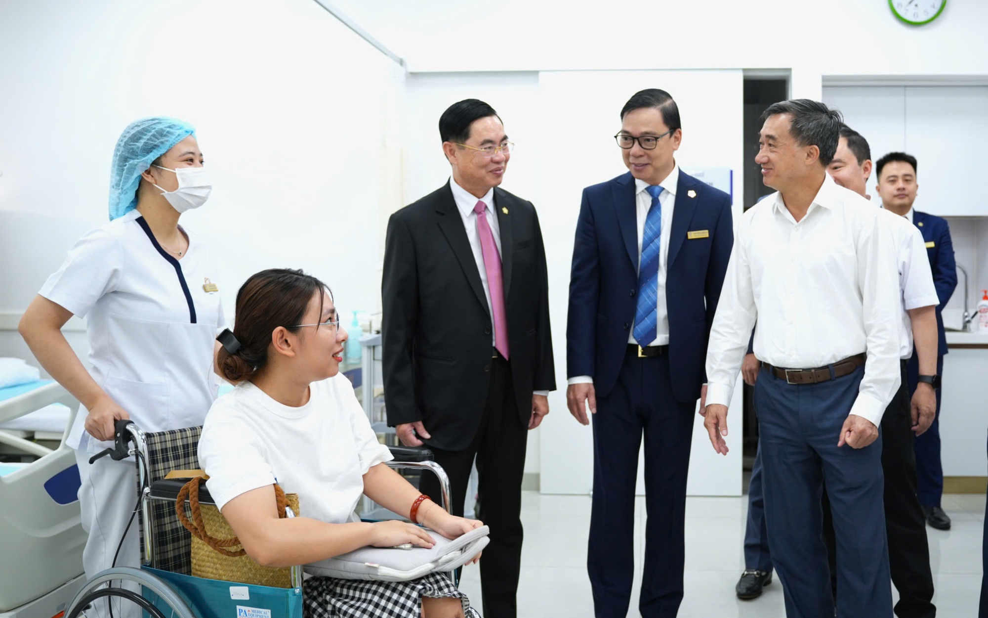 Nâng Cao Chất Lượng Khám Chữa Bệnh: Tầm Quan Trọng Của Người Bệnh và Chuyên Môn