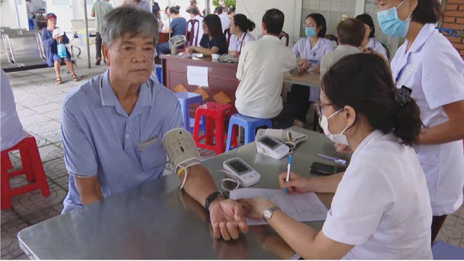 Sở Y tế TPHCM yêu cầu 81 phường, xã rà soát dữ liệu khám sức khỏe- Ảnh 1.