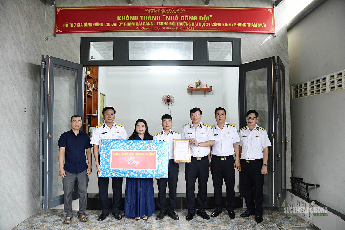 Hỗ Trợ Quân Nhân Khó Khăn: Vùng 5 Hải Quân Trao Tặng Nhà Đồng Đội