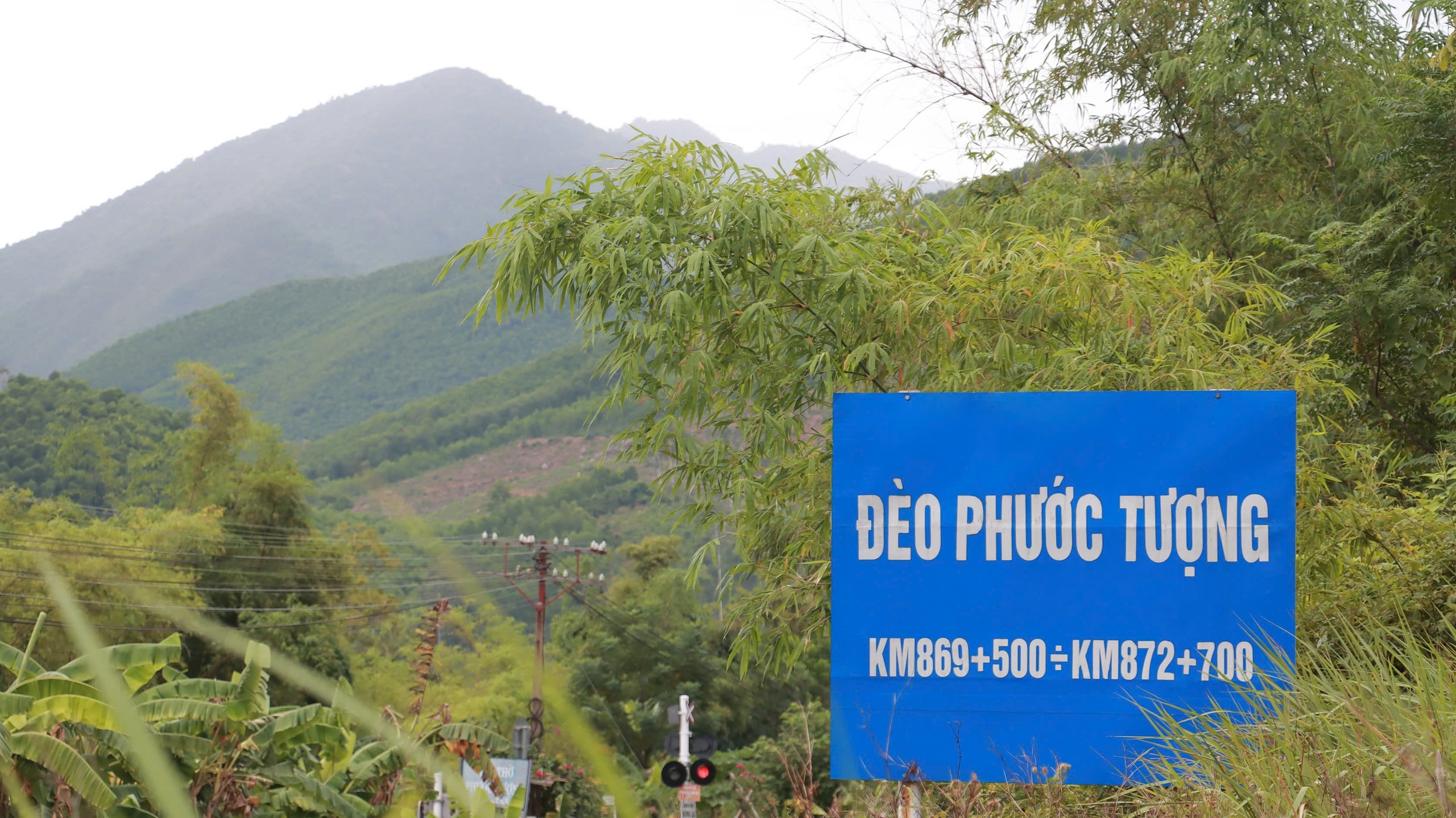 khao-sat-khu-vuc-nghi-chon-cat-140-liet-si-5-1787137917193951605093 Khảo sát khu vực nghi chôn cất khoảng 140 liệt sĩ tại đèo Phước Tượng- Ảnh 1.