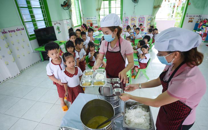 Bữa ăn học đường an toàn và chất lượng