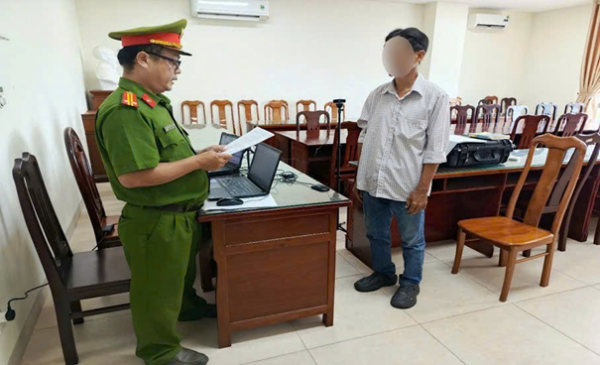 Khởi tố đối tượng chiếm đoạt tiền trả góp máy lọc nước của khách hàng - Ảnh 1.