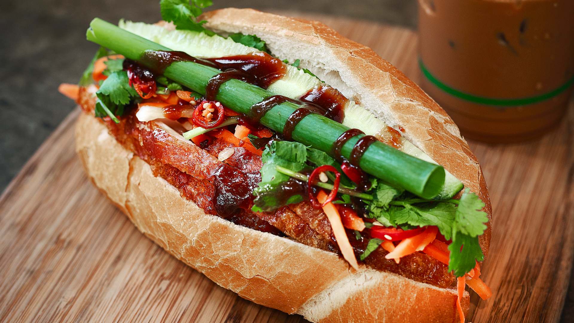 Bộ Y tế vào cuộc vụ nhiều người nghi ngộ độc thực phẩm sau ăn bánh mì ở Gia Lai- Ảnh 1.