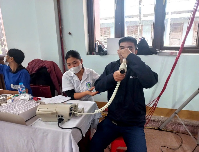Khám bệnh thông thường khác gì khám phát hiện bệnh nghề nghiệp? - Ảnh 1.